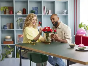 LEGO IKONOS 10328 ROŽIŲ PUOKŠTĖ SU GĖLĖMIS