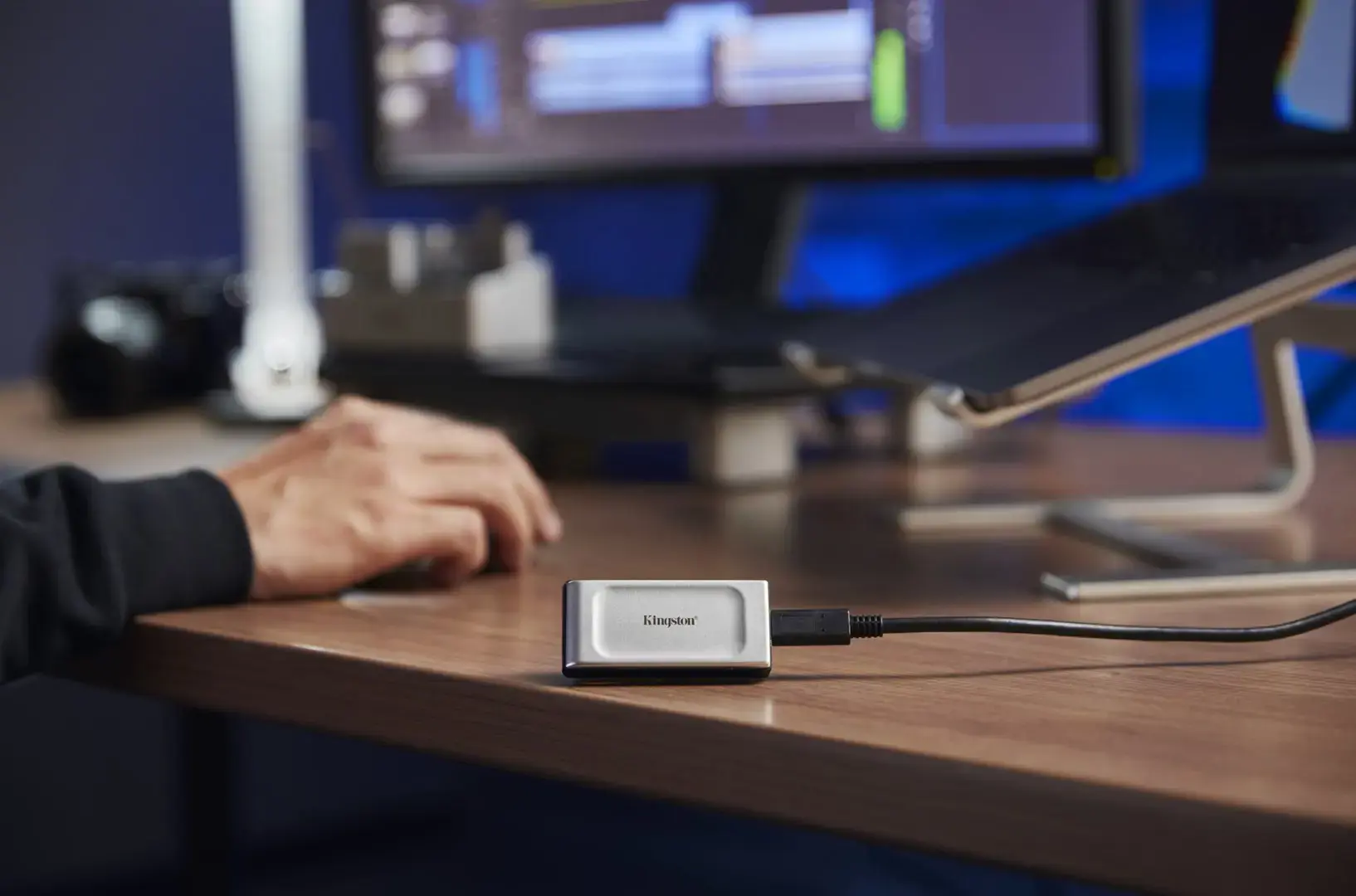 "Kingston XS2000" išorinis SSD diskas (1 TB; USB 3.2; sidabrinis; SXS2000/1000G)