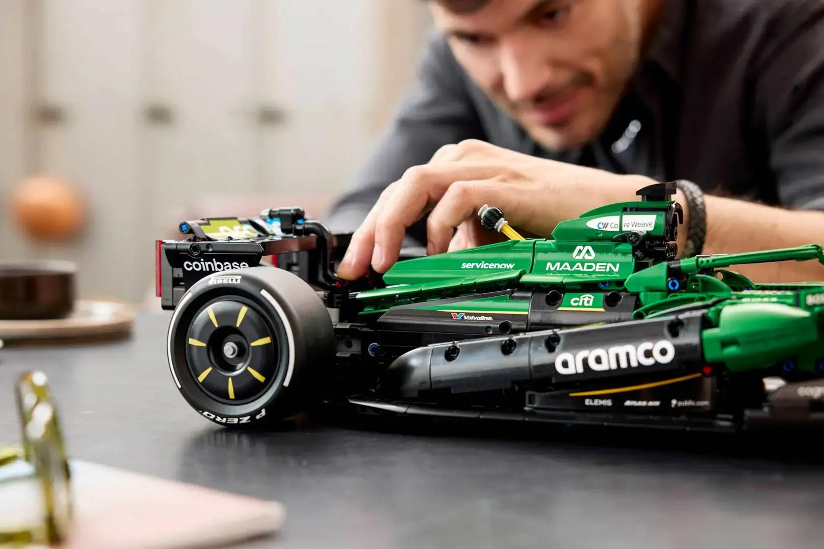 LEGO TECHNIC 42240 Aston Martin Aramco AMR25 F1