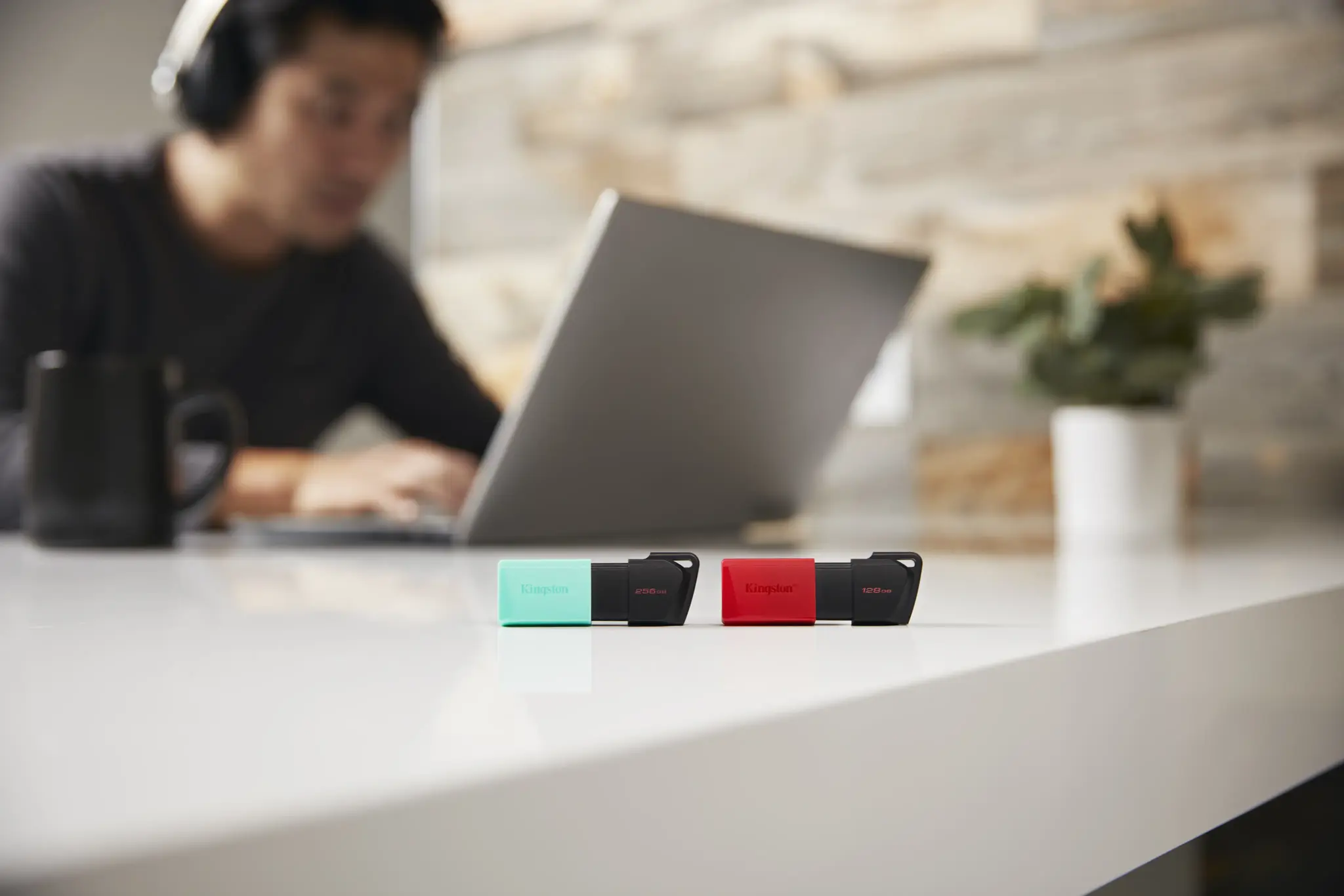"Kingston" 256GB "DataTraveler Exodia M" USB slankmačio dangtelis USB 3.2 Gen2, turkio spalvos