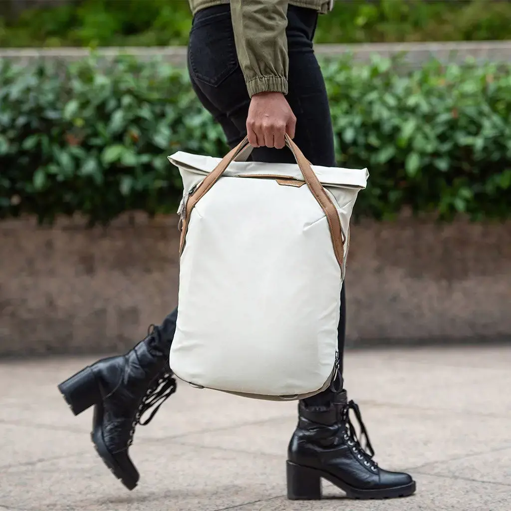 Peak Design kuprinė Everyday Totepack V2 20L, kaulo spalvos