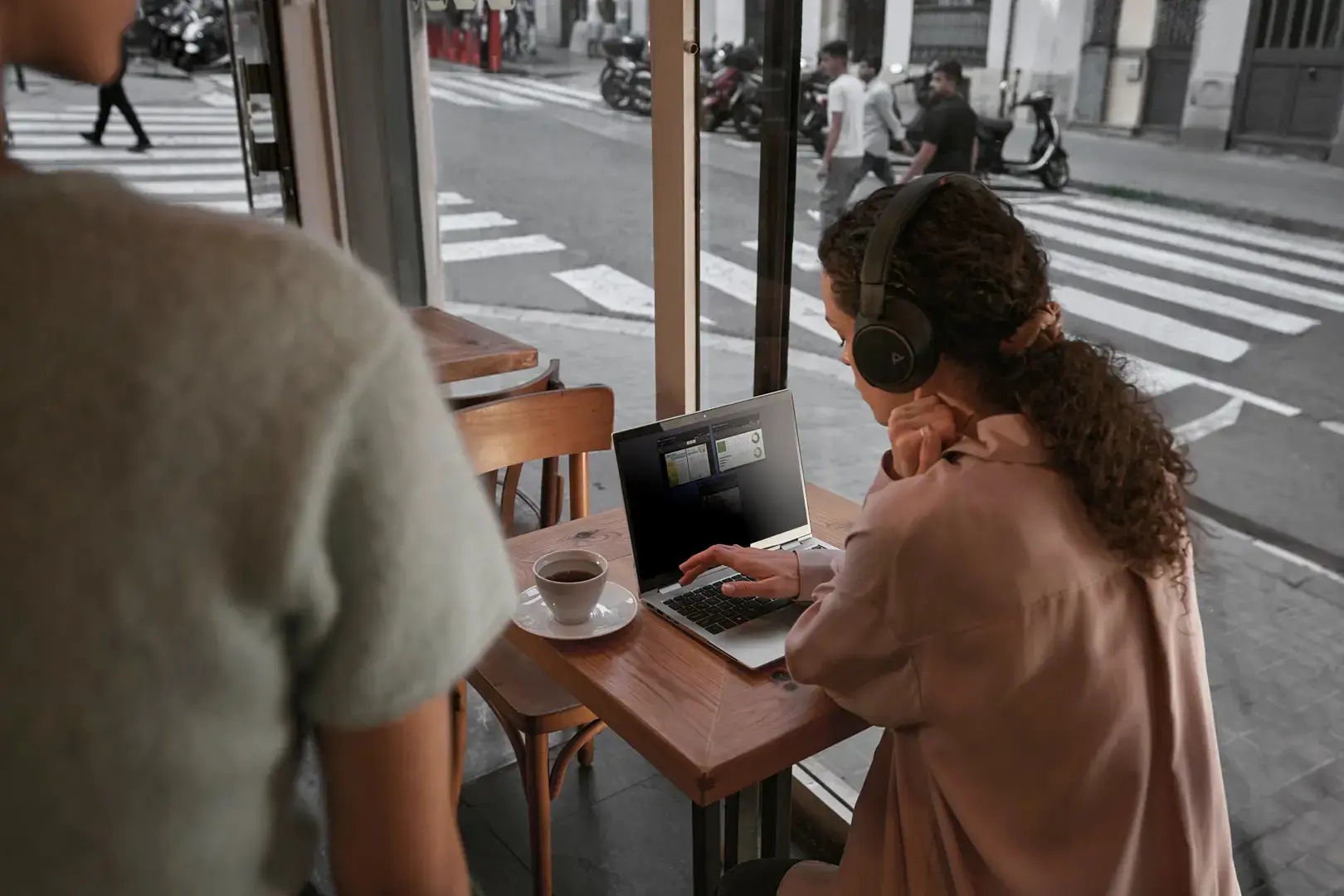 HP EliteBook 830 13 inch G11 Notebook PC Intel Core Ultra 5 125U Laptop 33.8 cm (13.3") WUXGA 16 GB LPDDR5x-SDRAM 512 GB SSD Wi-Fi 6E (802.11ax) Windows 11 Pro Silver