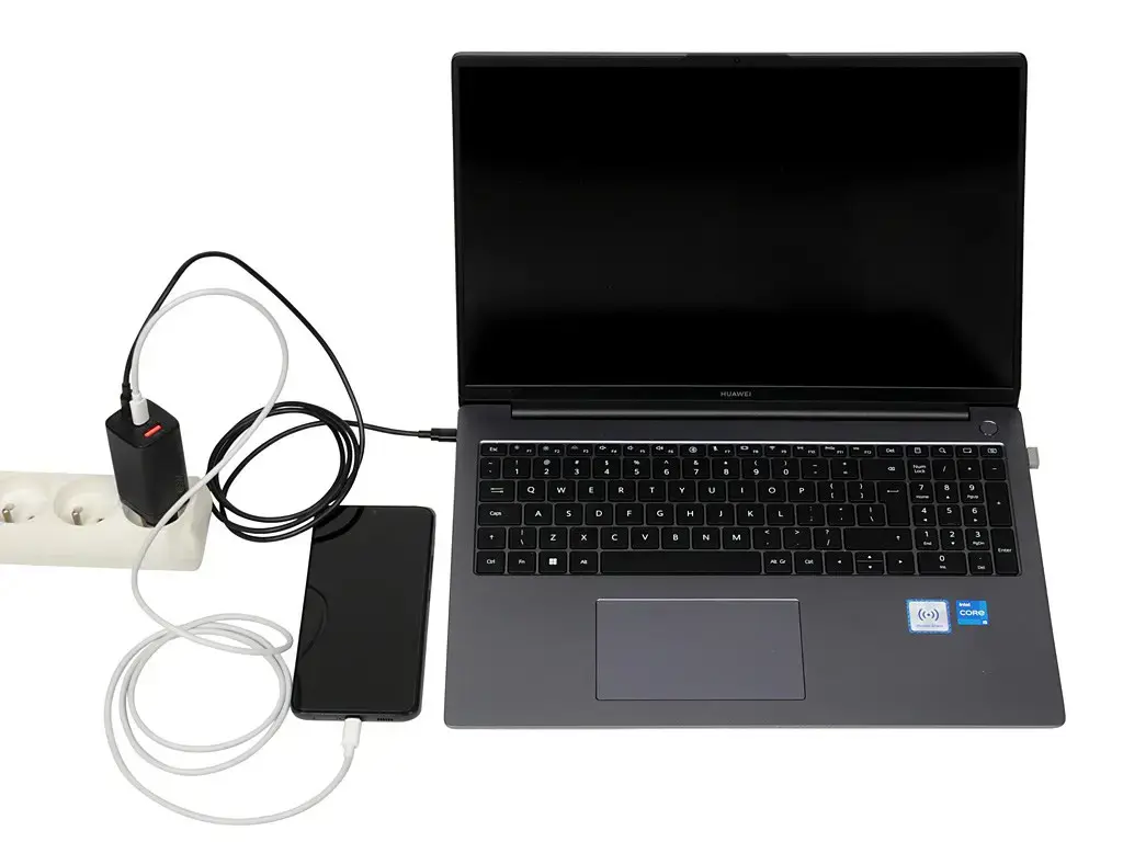 IBOX C-65 PD65W UNIVERSALUS ĮKROVIKLIS GaN USB-C KABELIUI BLACK