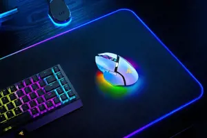 "Razer Basilisk V3 Pro" žaidimų pelė, RGB LED apšvietimas, "Bluetooth", belaidė, balta