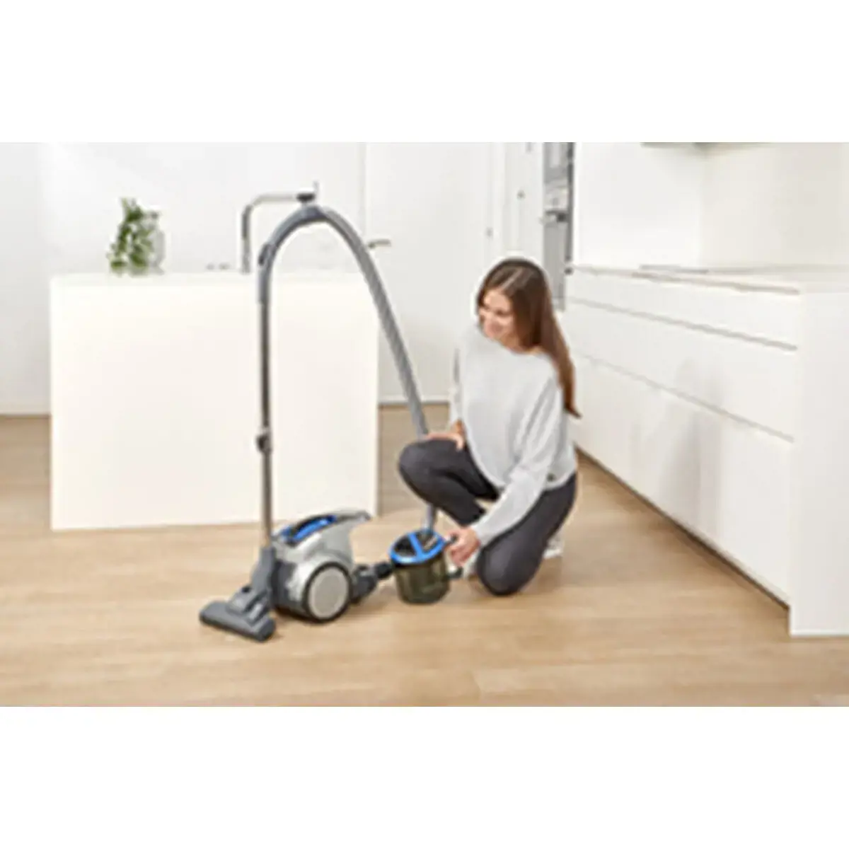 "Black+Decker" BXVML700E dulkių siurblys be maišelio (700 W)