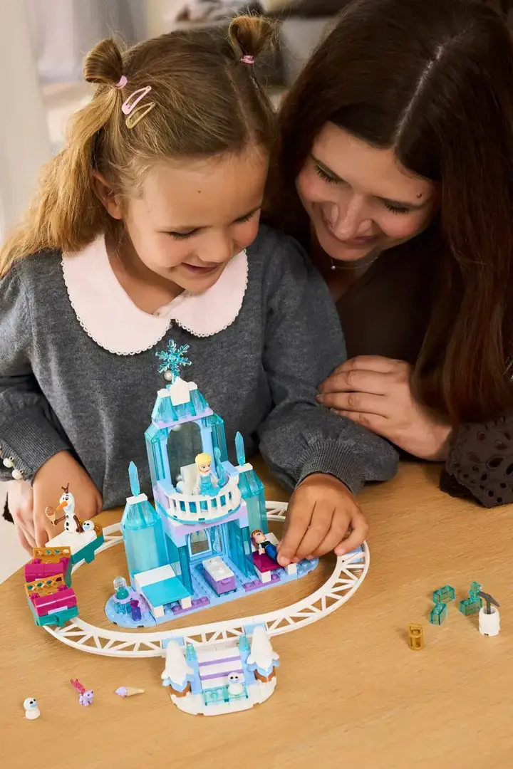 LEGO DISNEY 43281 Elsa's Ice Castle and Snow Ride Adventure