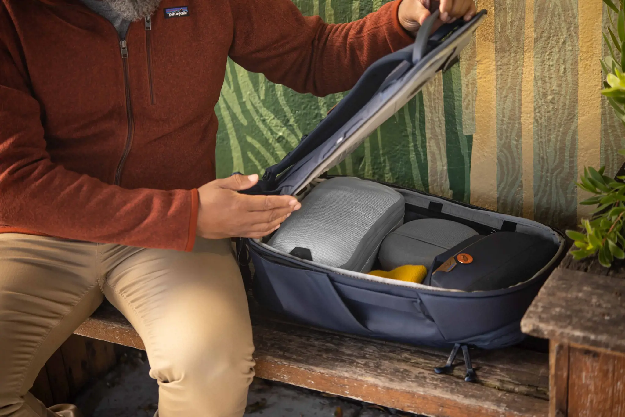 "Peak Design" kelioninė kuprinė 30L, vidurnaktis