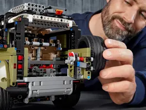 LEGO TECHNIC 42110 LAND ROVER DEFENDER