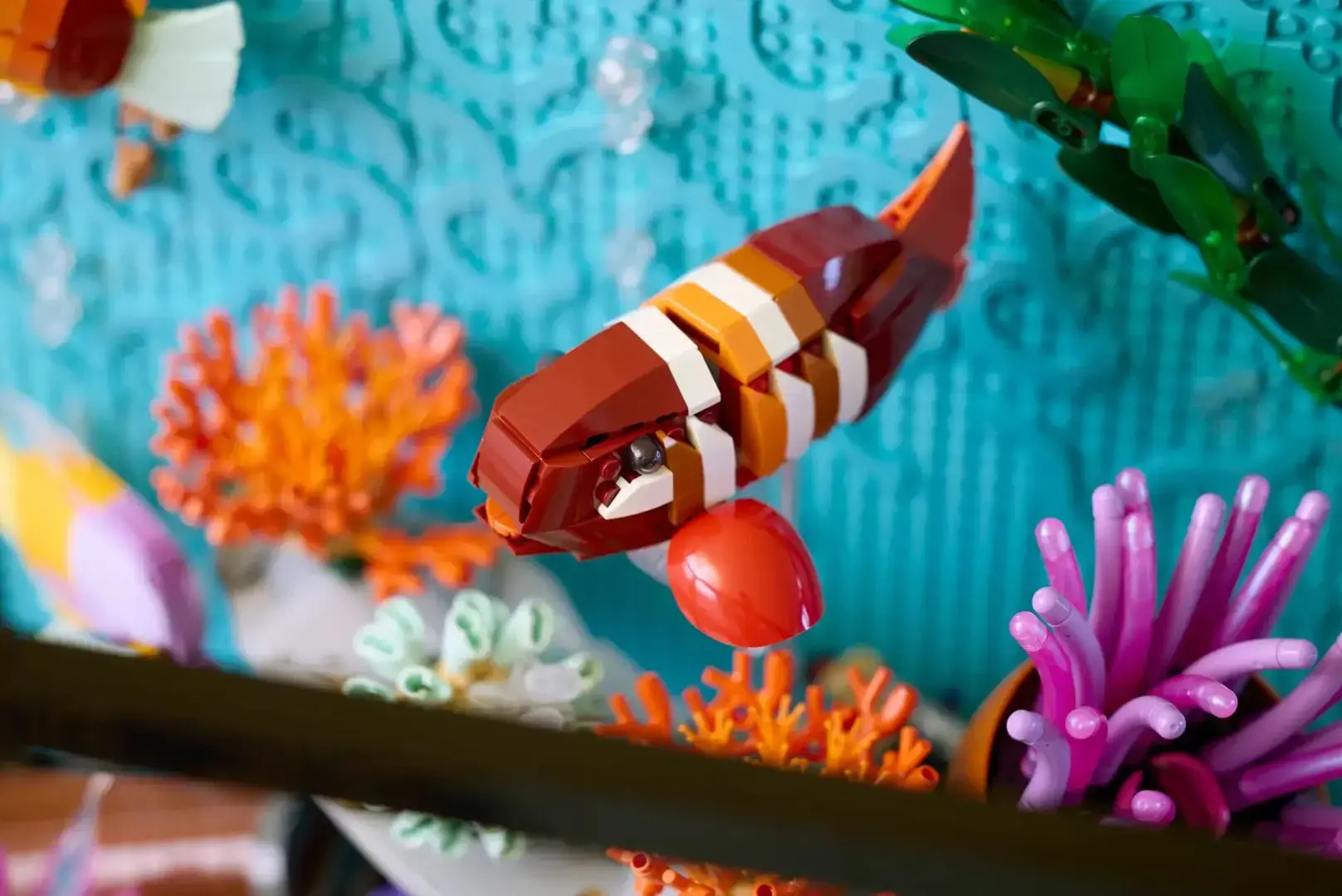 LEGO ICONS 10366 Tropical Aquarium