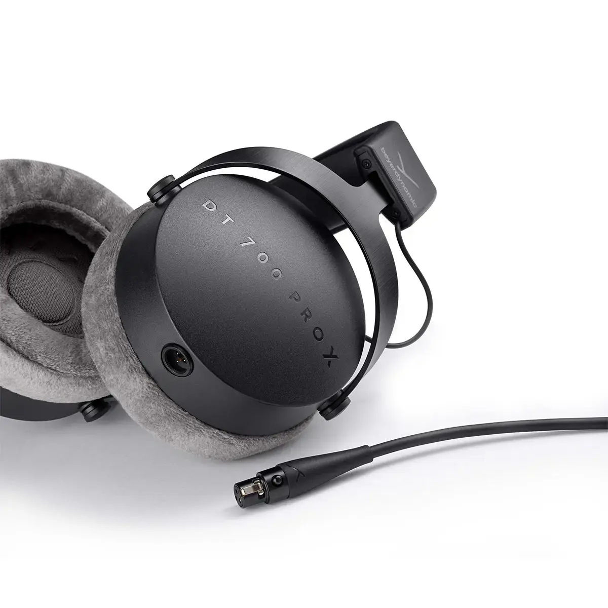 Beyerdynamic DT 700 Pro X laidinės ausinės su mikrofonu, skirtos scenai ir studijai, juodos spalvos