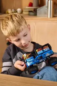 LEGO TECHNIC 42219 Monster Jam Grave Digger Fire and Ice