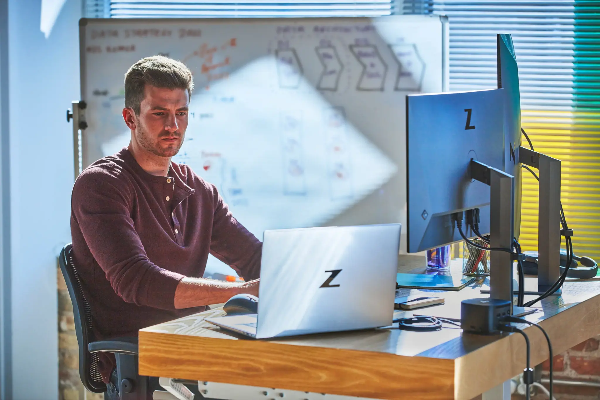 HP 975 USB + BT dviejų režimų belaidė klaviatūra - EURO
