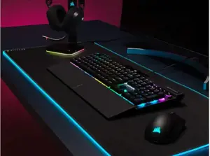 CORSAIR K70 RGB PRO optinė-mechaninė žaidimų klaviatūra su RGB LED apšvietimu CORSAIR OPX juodos spalvos PBT klavišų dangteliai