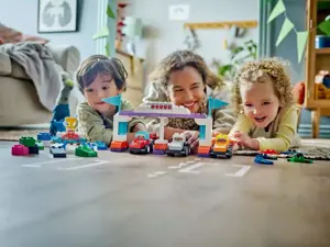 LEGO DUPLO 10445 F1 Team Race Cars & Drivers