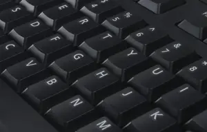 Klaviatūra : rusiška (QWERTY) "Dell KB-522" laidinė verslo multimedijos USB klaviatūra, juoda (rinkinys), skirta "Windows 8