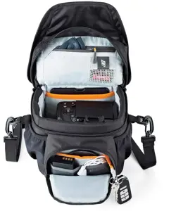 Lowepro fotoaparato krepšys Nova 140 AW II, juodas