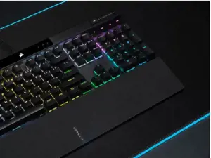 CORSAIR K70 RGB PRO optinė-mechaninė žaidimų klaviatūra su RGB LED apšvietimu CORSAIR OPX juodos spalvos PBT klavišų dangteliai