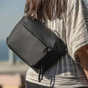 "Peak Design Everyday Sling V2 10L", juoda