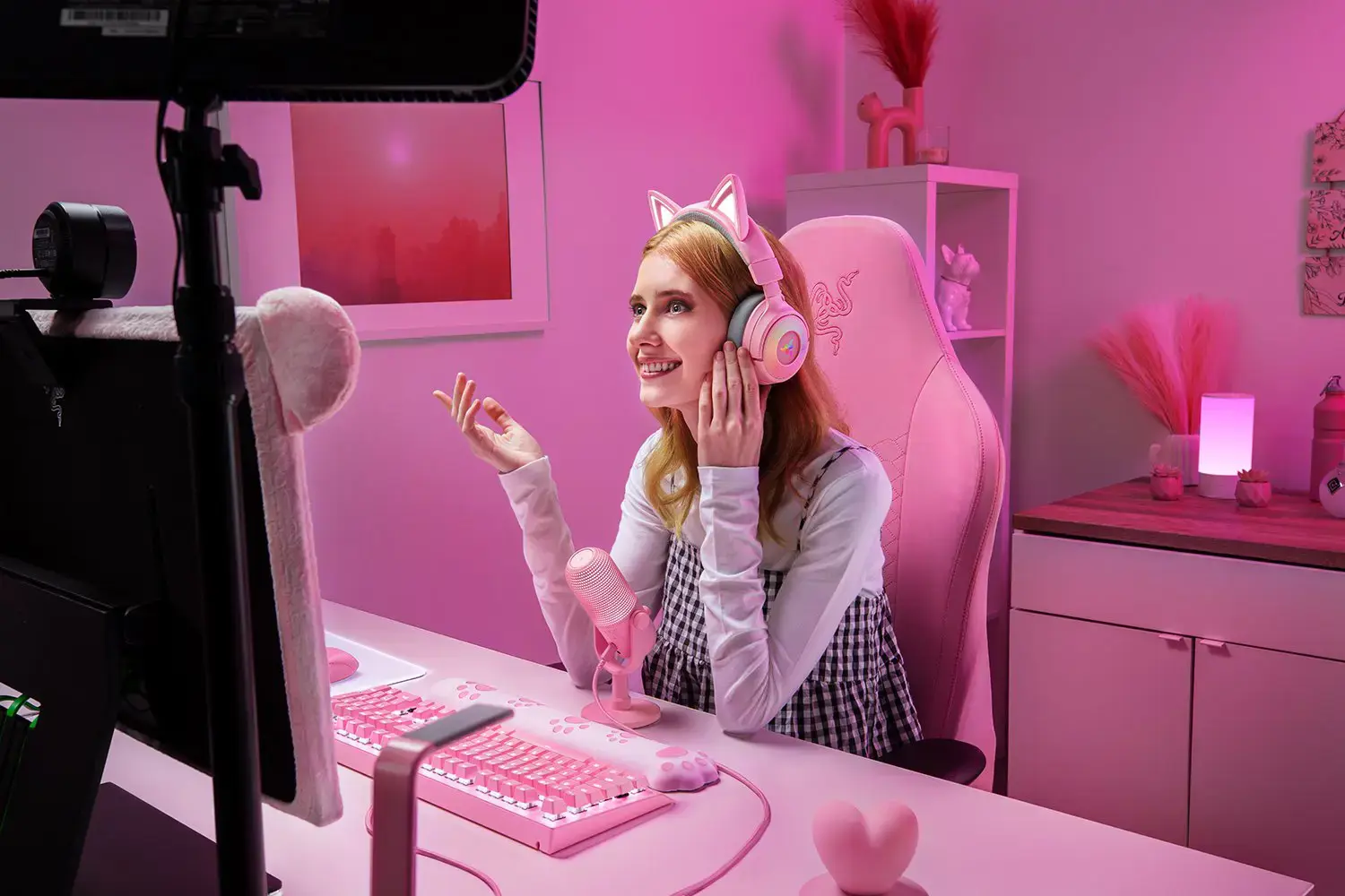 Razer Headset | Kraken Kitty V3 Pro | Wireless/Wired | Over-Ear | Wireless | Quartz