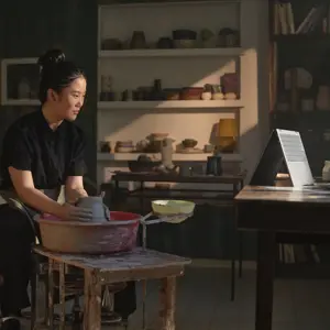 HP ENVY x360 14-fa0016nw AMD Ryzen™ 7 8840HS 2-in-1 Laptop 35.6 cm (14") 2K Touchscreen 16 GB LPDDR5 SDRAM 512 GB SSD Wi-Fi 7 (802.11be) Windows 11 Home AI PC Silver