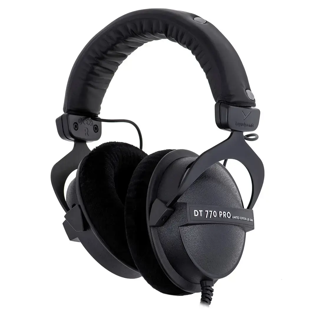 Beyerdynamic DT 770 Pro Black Limited Edition - uždaros studijinės ausinės