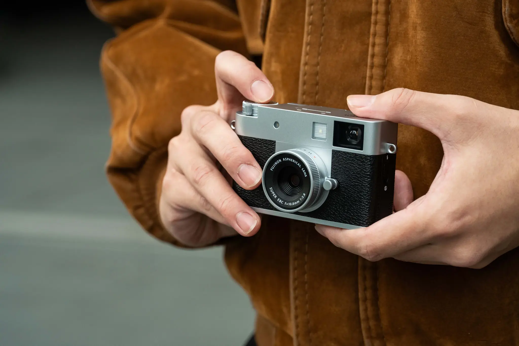 Fujifilm X-HF1, silver