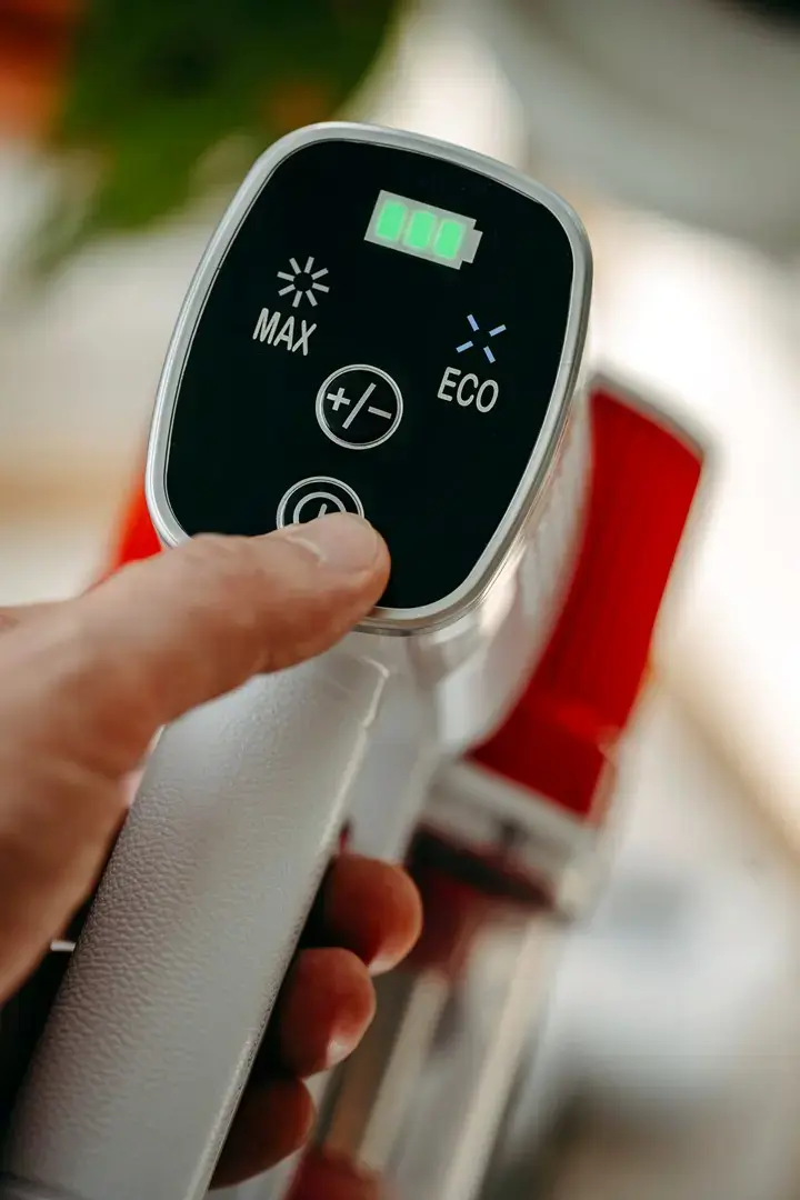 "Adler AD 7051" belaidis dulkių siurblys