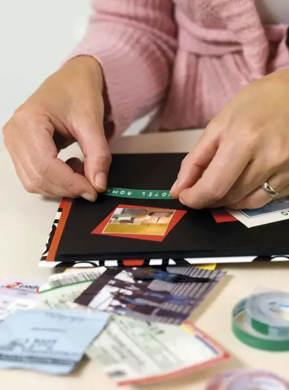 "Dymo OMEGA" įspaudimo aparatas - 9 mm x 2 m juostai