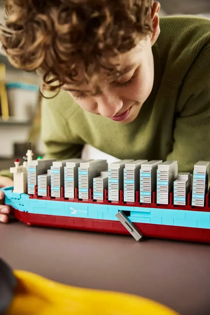 LEGO 40955 Maersk Dual-Fuel Container Vessel