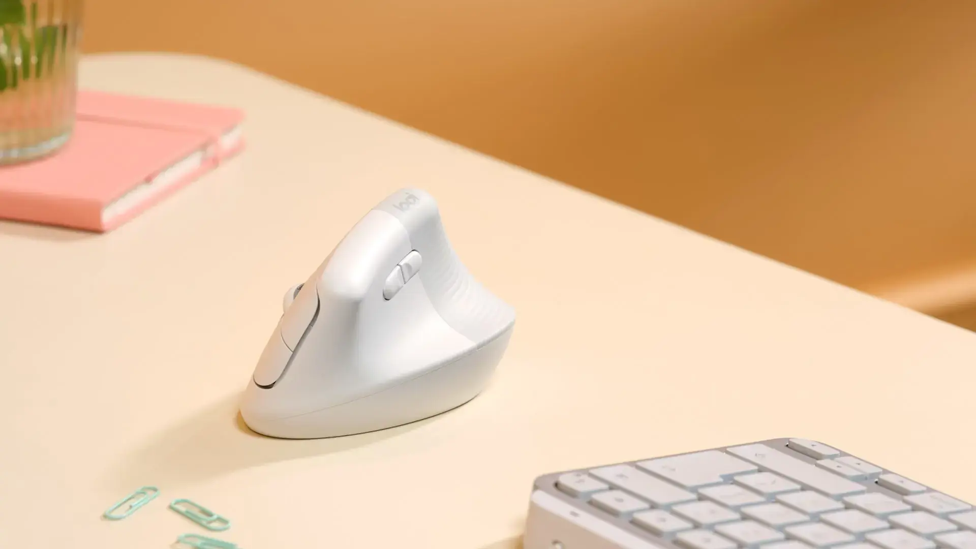 "LOGITECH LIFT" - BALTOS/ŠVIESIAI PILKOS SPALVOS - EMEA