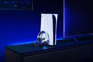 "Razer" žaidimų ausinės "Playstation 5 Kaira Pro" su įmontuotu mikrofonu, juodos/baltos spalvos, belaidės