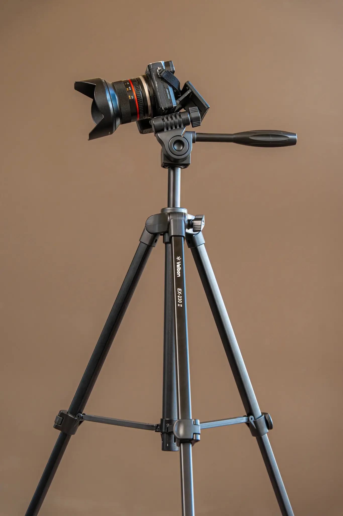 "Velbon" trikojis EX-230 II + telefono laikiklis