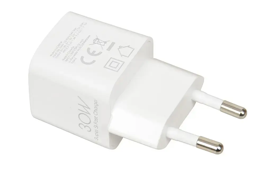 IBOX C-38 USB-C įkroviklis PD30W su USB-C kabeliu