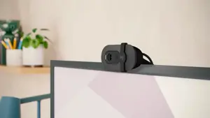 "Logitech Brio 100", 2 MP, 1920 x 1080 taškų, "Full HD", 30 kadrų per sekundę, 1280x720@30fps, 1920x1080@30fps, 720p, 1080p