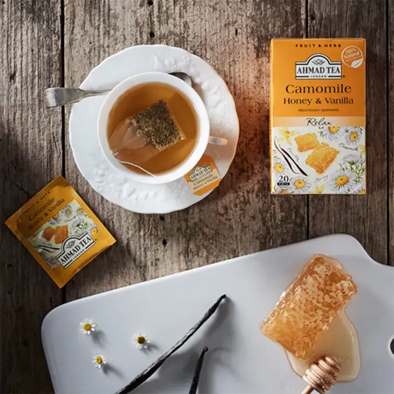 Vaisių ir žolelių arbata AHMAD Camomile Honey & Vanilla, 20 arbatos pakelių x 2 g, vokeliuose